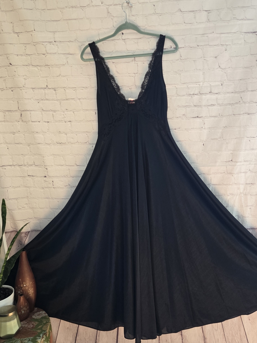 Vintage Made In Canada LovLee Full Sweep Black Lace Bodice Maxi Nightgown Medium